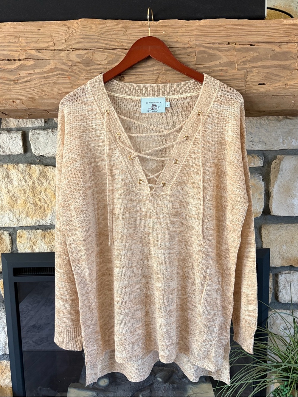 Judith March Cream and metallic gold lightweight Lace-Up V-Neck Sweater M